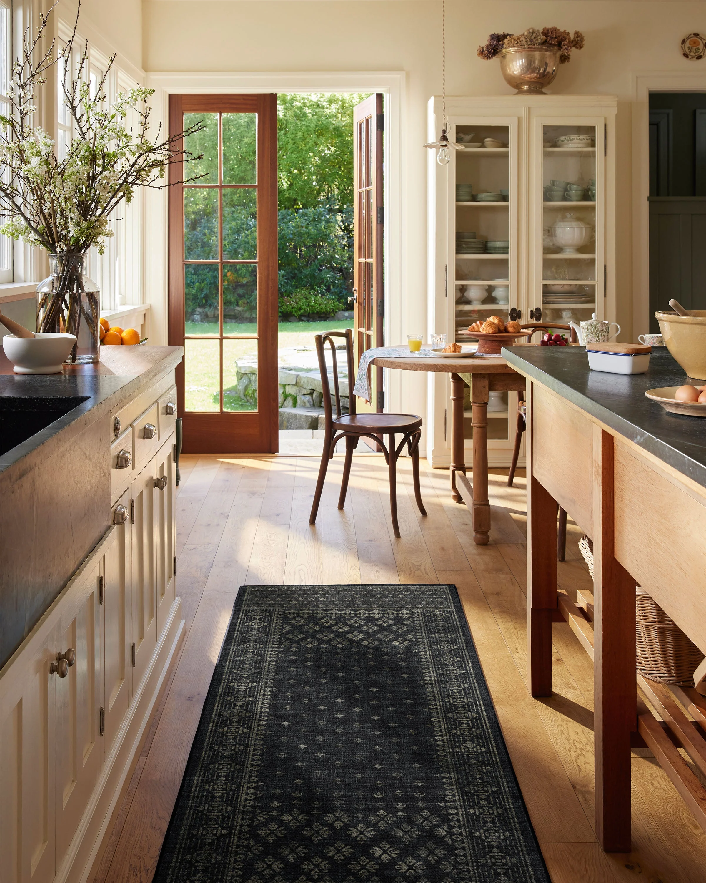 Fernanda Black Rug - Image 4
