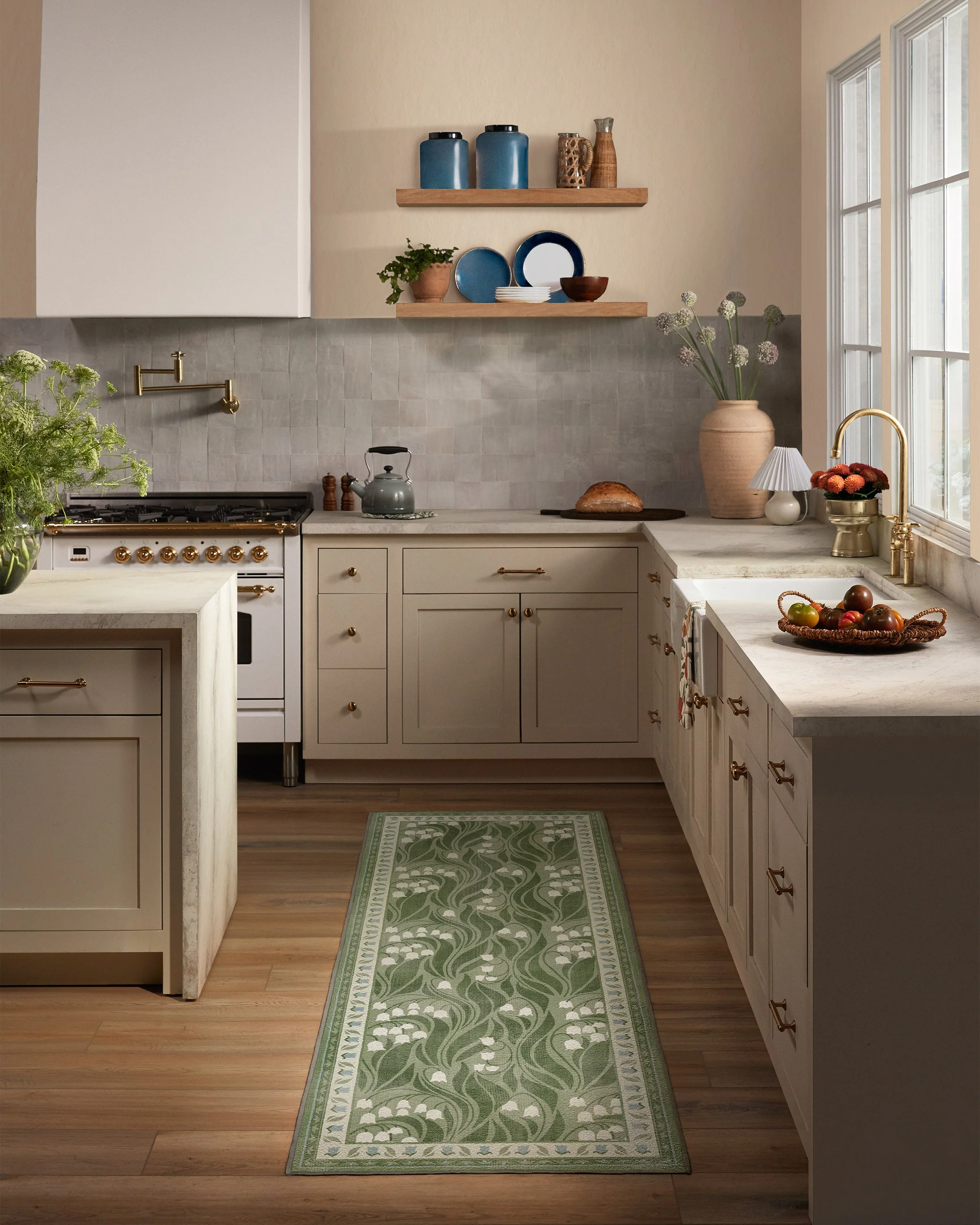 Lila Green & Ivory Rug - Image 8