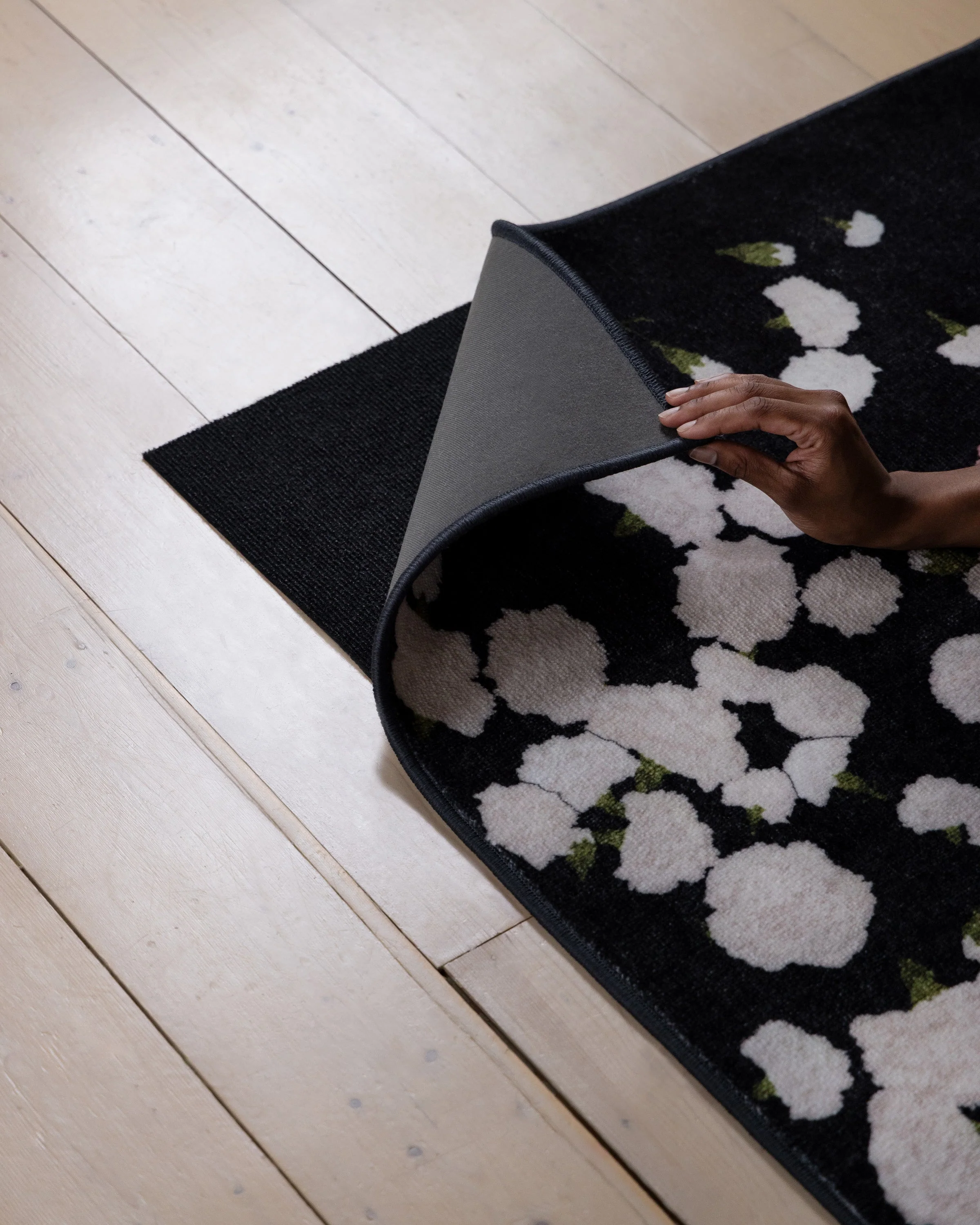 Fluttering Carnations Charcoal & Ivory Flatwoven Rug by The Local Project - Image 4